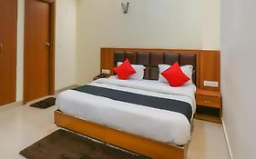 Capital O Bvh Hospitality Near Pvr Ansal Plaza Greater Noida