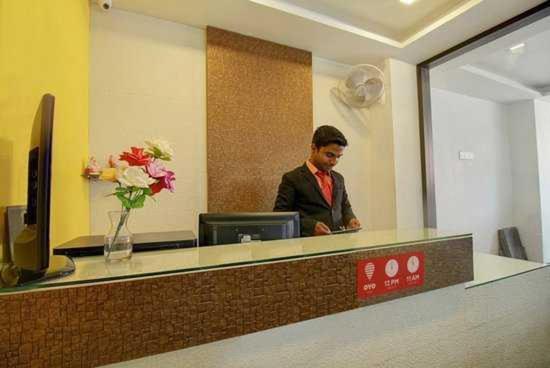 Отель Capital O Bvh Hospitality Near Pvr Ansal Plaza Greater Нойда Экстерьер фото